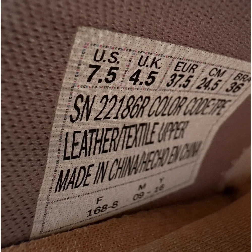 Skechers Women's Casual Breathe-Easy-A-Look Sneaker Flat Slip On Sz 7.5 Gray